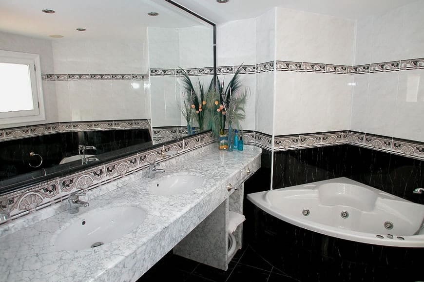 4 soverom Villa til salgs i Moraira med svømmebasseng garasje - € 980 000 (Ref: 9861099)