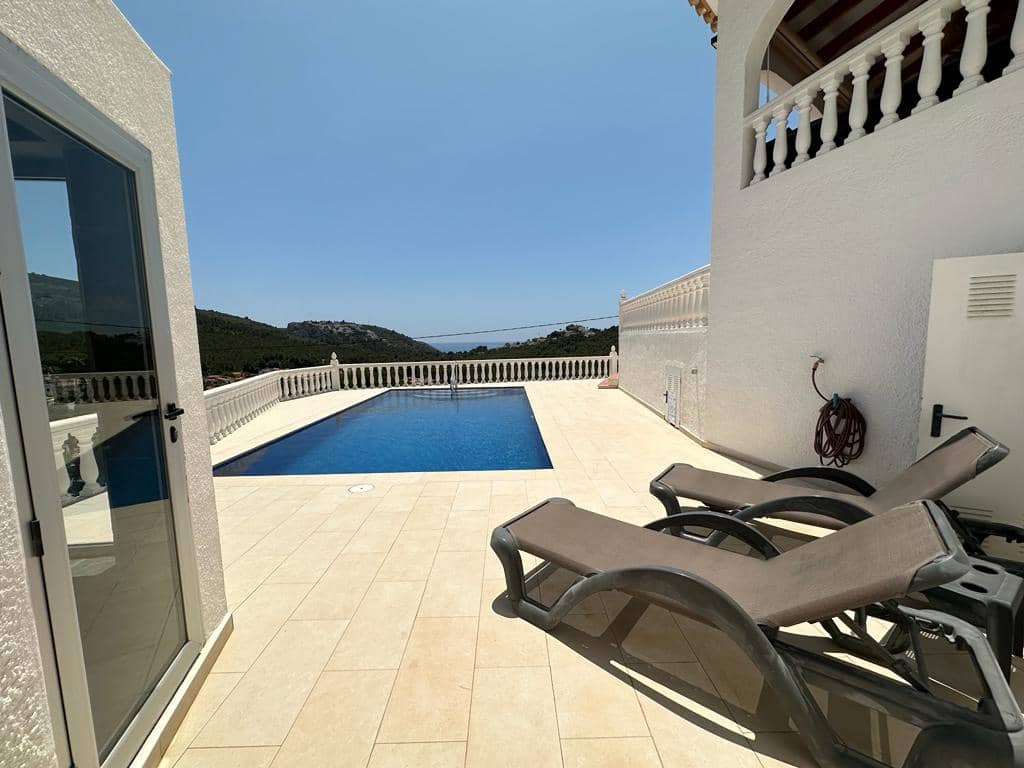 4 soverom Villa til salgs i Moraira med svømmebasseng garasje - € 980 000 (Ref: 9861099)