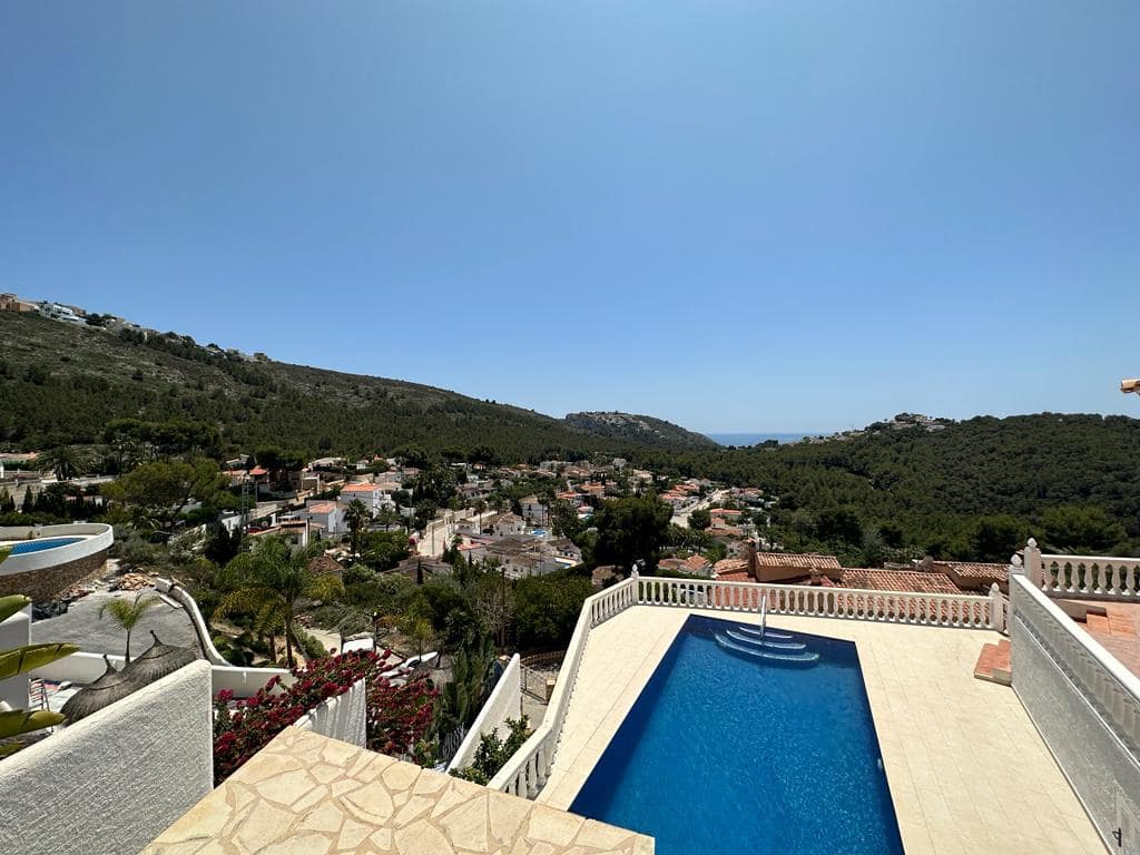 4 soverom Villa til salgs i Moraira med svømmebasseng garasje - € 980 000 (Ref: 9861099)