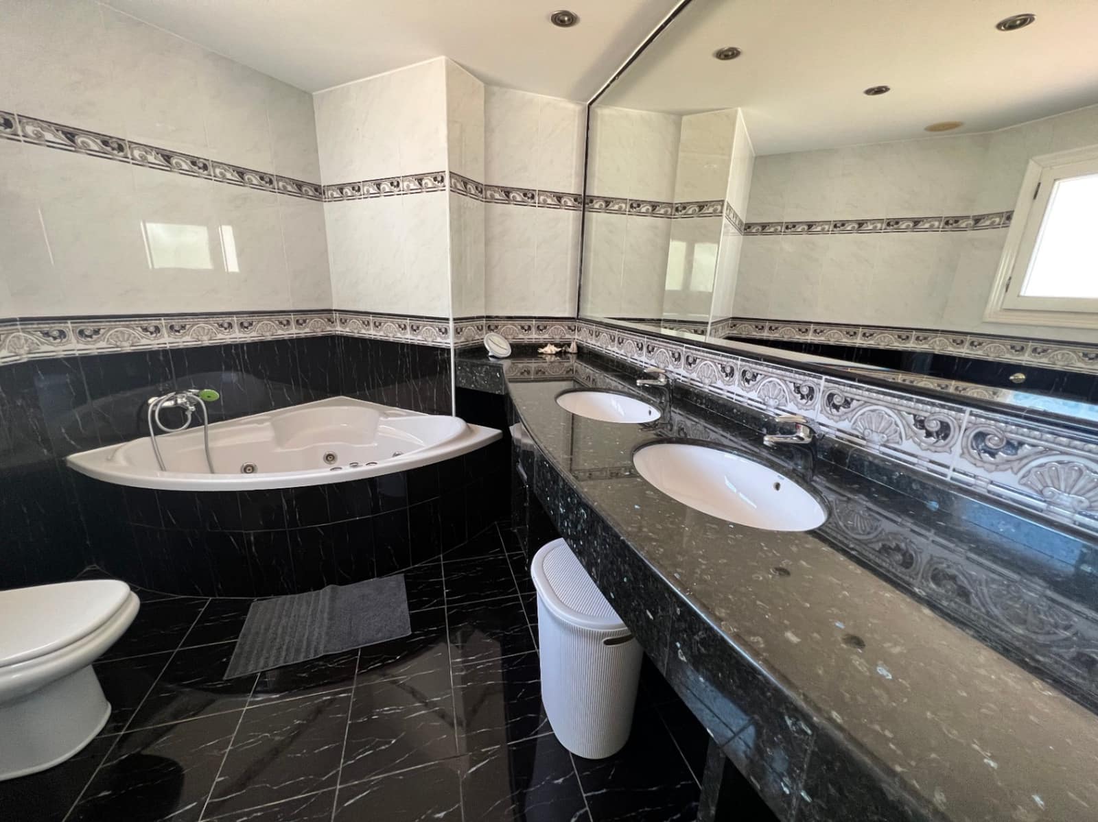 4 soverom Villa til salgs i Moraira med svømmebasseng garasje - € 980 000 (Ref: 9861099)