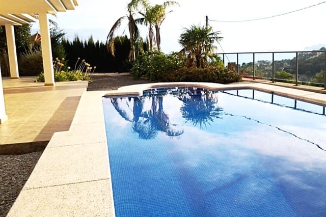 Chalet de 4 habitaciones en Altea la Vella, Altea en venta con piscina garaje - 699.900 € (Ref: 9911735)
