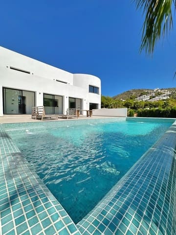 4 soverom Villa til salgs i Moraira, Teulada-Moraira med svømmebasseng garasje - € 1 500 000 (Ref: 9928061)