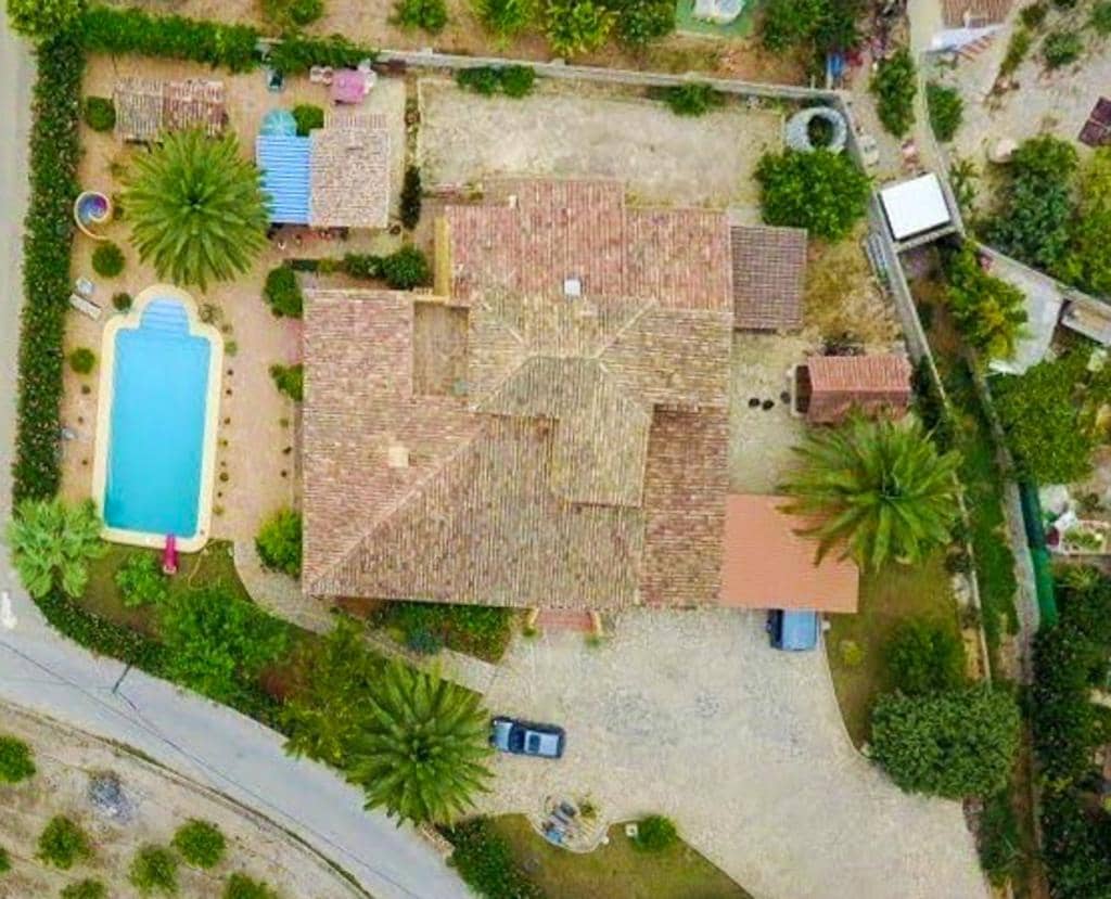 5 bedroom Villa for sale in Ondara with pool - € 850,000 (Ref: 7708318)