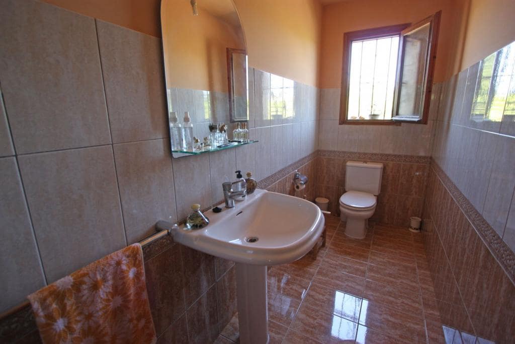 6 bedroom Villa for sale in Pedreguer with pool - € 698,500 (Ref: 7823014)