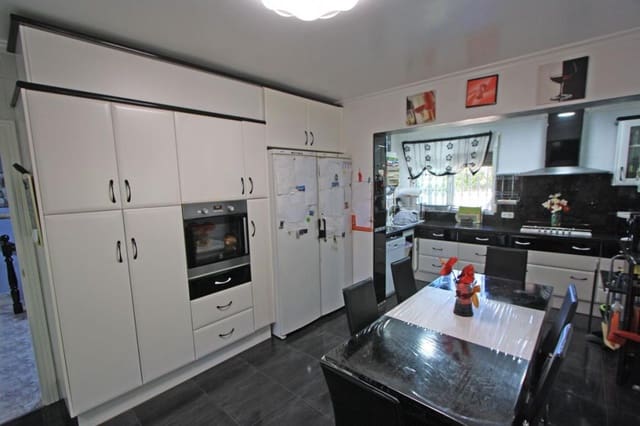 4 Zimmer Villa zu verkaufen in Els Poblets mit Pool - 850.000 € (Ref: 7833951)