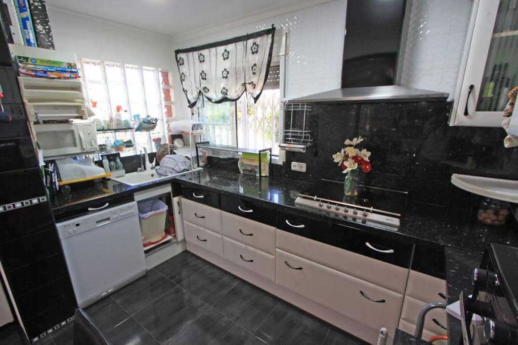 4 Zimmer Villa zu verkaufen in Els Poblets mit Pool - 850.000 € (Ref: 7833951)