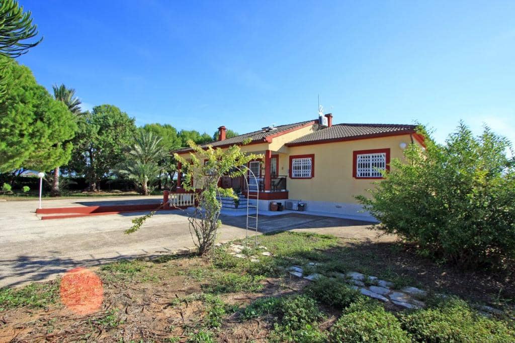 4 Zimmer Villa zu verkaufen in Els Poblets mit Pool - 850.000 € (Ref: 7833951)