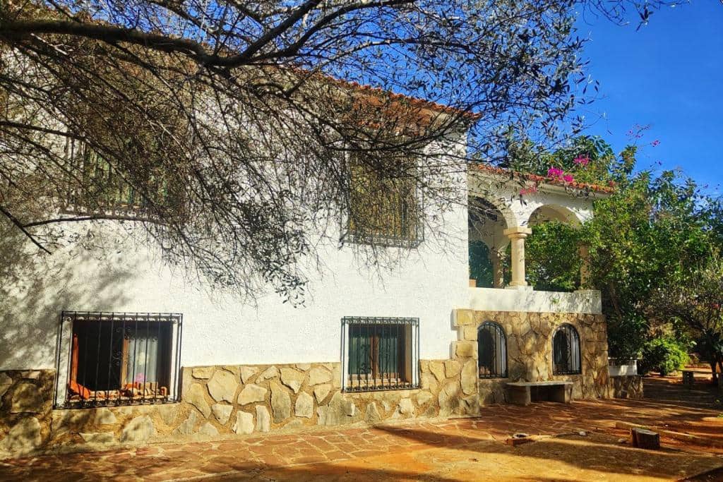 5 bedroom Villa for sale in Denia with pool - € 1,285,000 (Ref: 8401665)