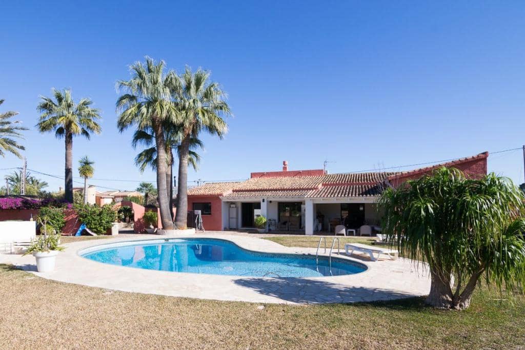 4 Zimmer Villa zu verkaufen in Denia - 895.000 € (Ref: 8401724)