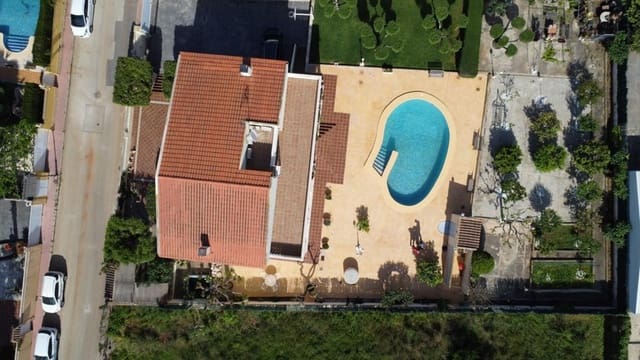 5 bedroom Bungalow for sale in Dénia with pool - € 850,000 (Ref: 8401726)