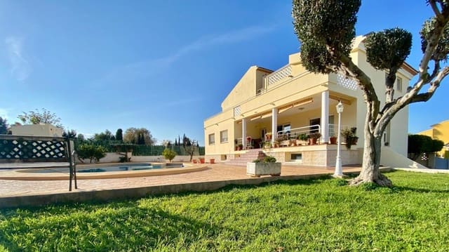 5 bedroom Bungalow for sale in Dénia with pool - € 850,000 (Ref: 8401726)