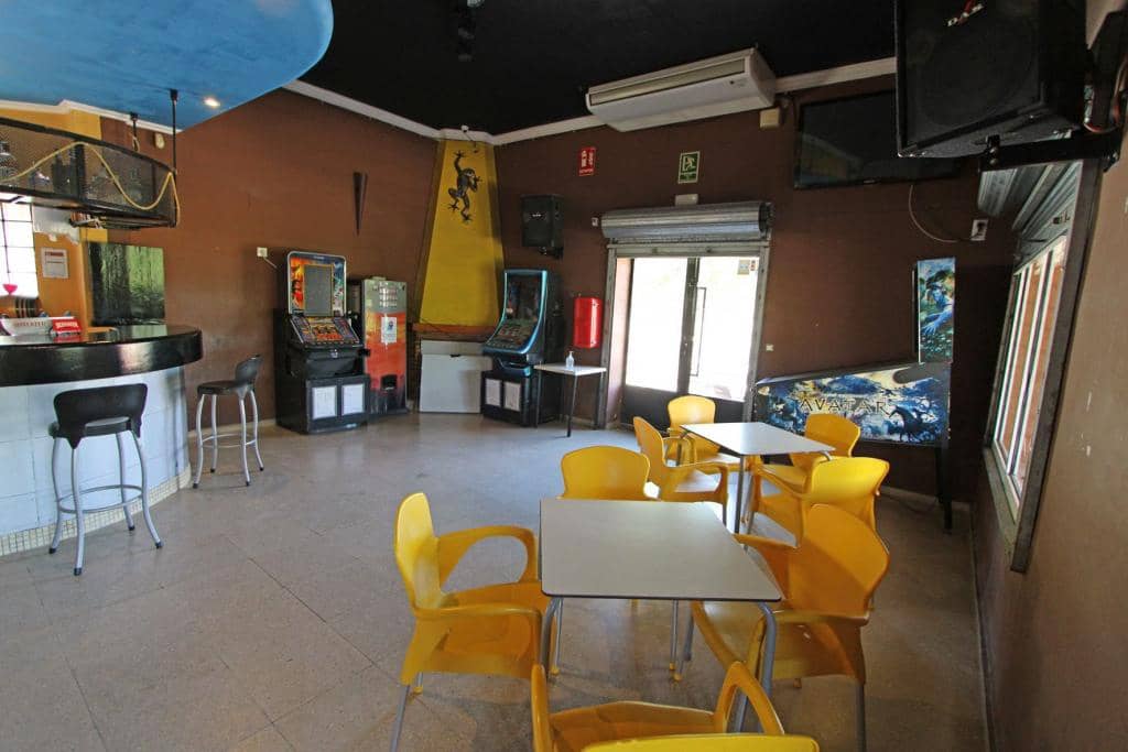 Commerciale in vendita in Orba - 350.000 € (Rif: 8401748)