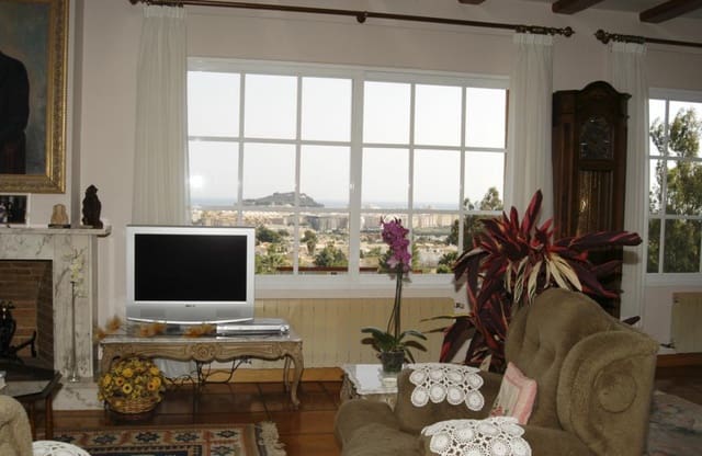 6 bedroom Villa for sale in Dénia with pool - € 1,450,000 (Ref: 8401768)