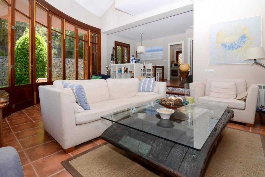 4 bedroom Villa for sale in Denia with pool - € 870,000 (Ref: 8406067)