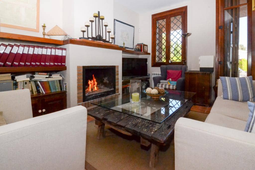 4 bedroom Villa for sale in Denia with pool - € 870,000 (Ref: 8406067)
