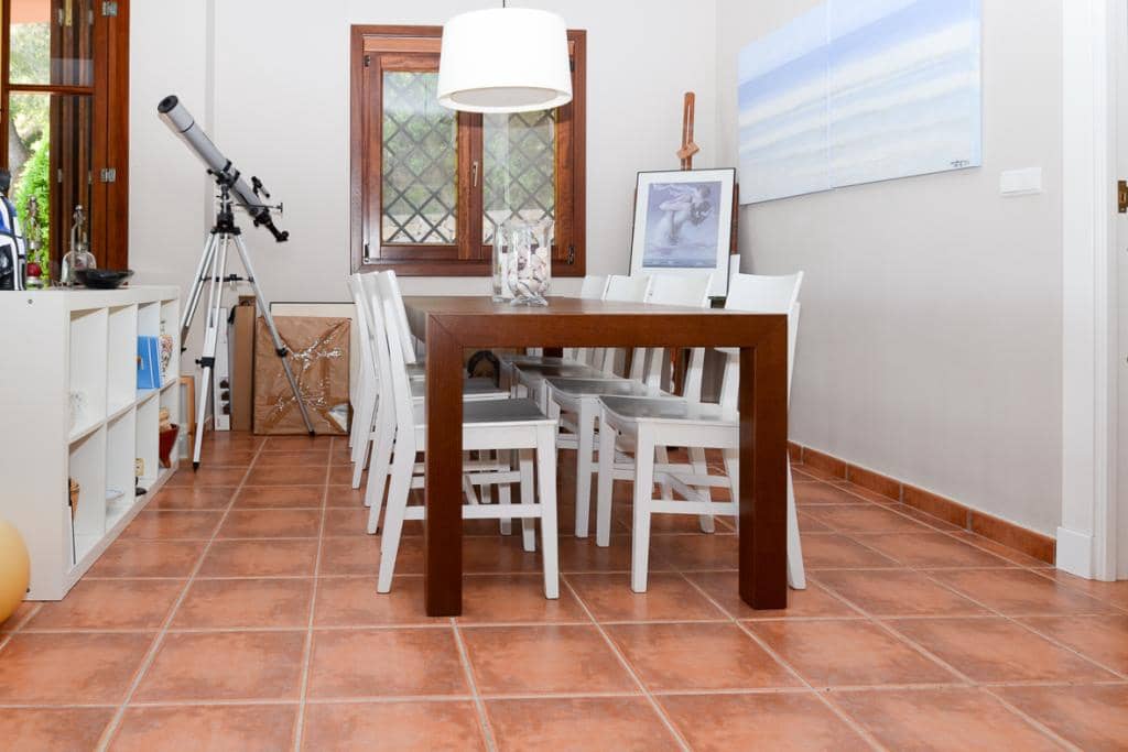 4 bedroom Villa for sale in Denia with pool - € 870,000 (Ref: 8406067)