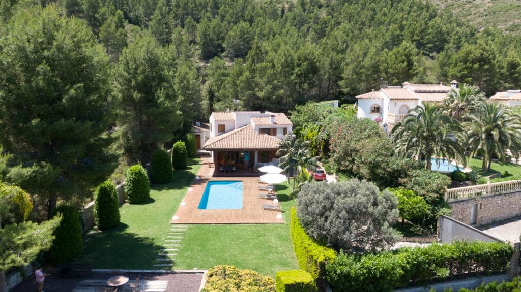 4 bedroom Villa for sale in Denia with pool - € 870,000 (Ref: 8406067)