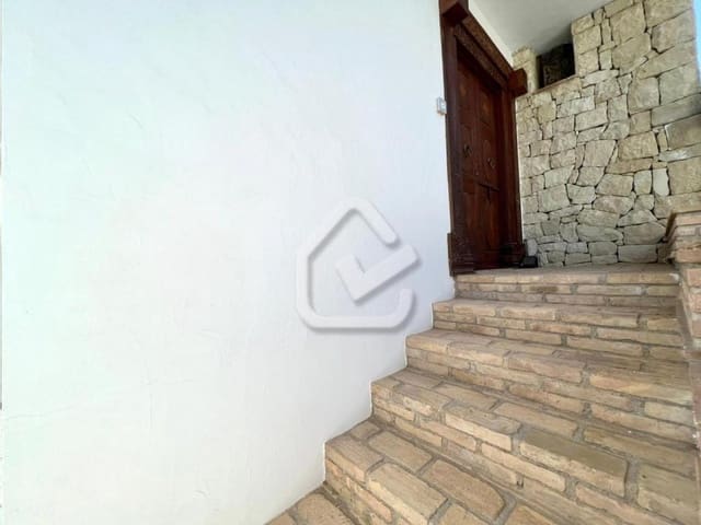 Chalet de 4 habitaciones en Dénia en venta con piscina garaje - 650.000 € (Ref: 8406076)