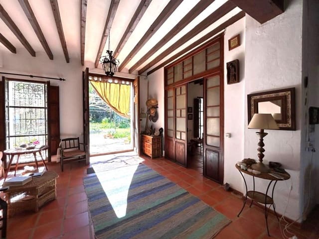 10 bedroom Villa for sale in Dénia - € 850,000 (Ref: 8406087)