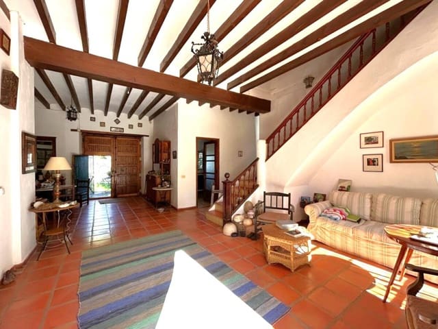 10 bedroom Villa for sale in Dénia - € 850,000 (Ref: 8406087)
