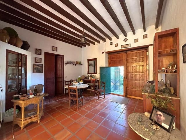 10 bedroom Villa for sale in Dénia - € 850,000 (Ref: 8406087)