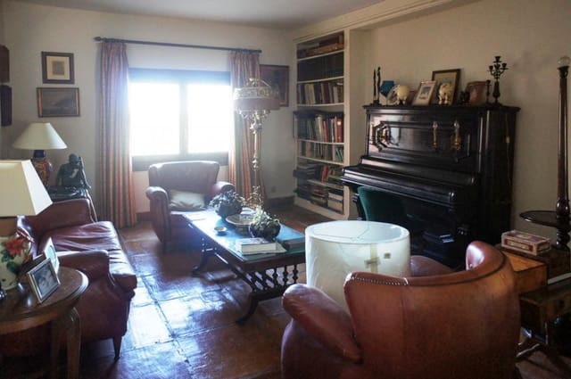 8 bedroom Villa for sale in Dénia - € 3,000,000 (Ref: 8406121)