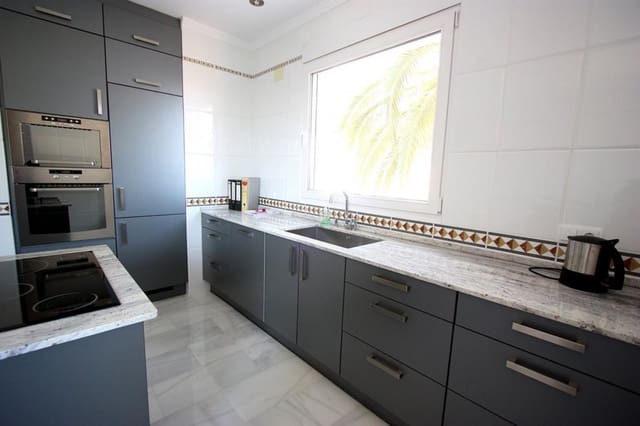 3 bedroom Villa for sale in Calpe / Calp with pool - € 795,000 (Ref: 8406138)
