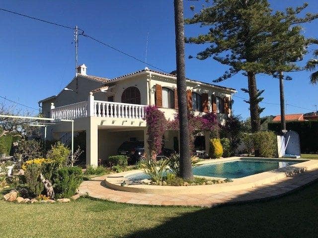 10 bedroom Villa for sale in Pedreguer with pool - € 550,000 (Ref: 8406762)