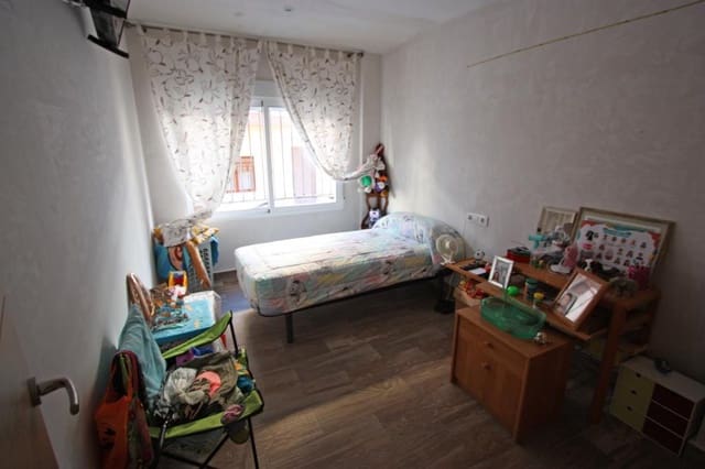 3 chambre Appartement à vendre à Orba - 144 000 € (Ref: 8417997)