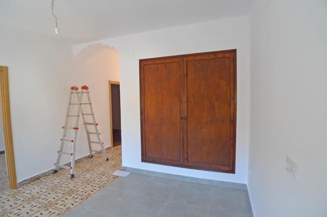 4 soveværelse Finca/Landehus til salg i Benidoleig - € 285.000 (Ref: 8481071)