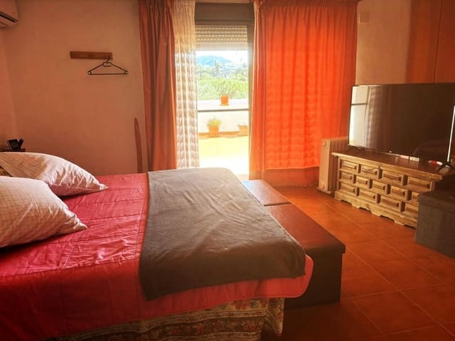 7 Zimmer Villa zu verkaufen in Dénia mit Pool Garage - 885.000 € (Ref: 8595520)