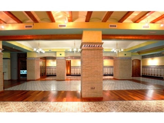 Kommersiell til salgs i Dénia - € 735 000 (Ref: 8665424)