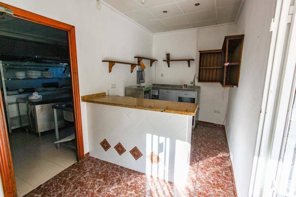 4 soveværelse Erhverv til salg i Orba - € 575.000 (Ref: 8668446)