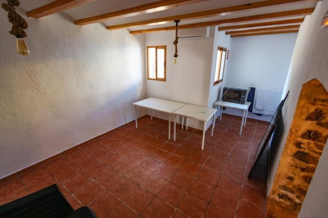 4 bedroom Commercial for sale in Orba - € 575,000 (Ref: 8668446)