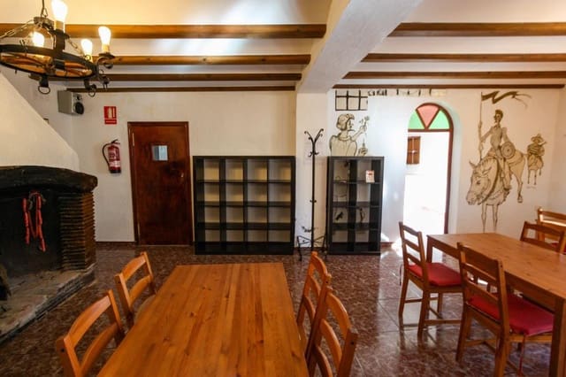 4 bedroom Commercial for sale in Orba - € 575,000 (Ref: 8668446)