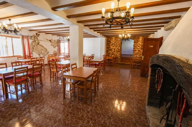 4 bedroom Commercial for sale in Orba - € 575,000 (Ref: 8668446)