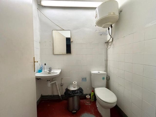 Local Comercial en Dénia en venta - 152.000 € (Ref: 8672077)