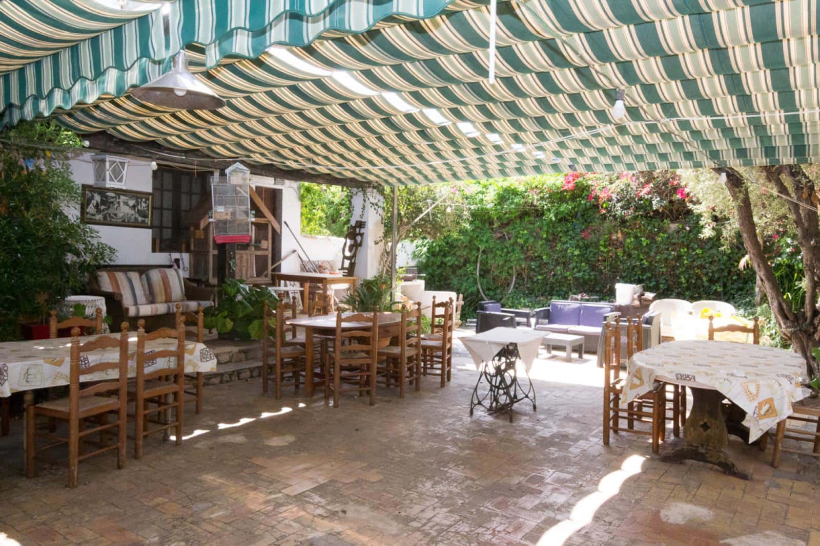 Kaupallinen myytävänä paikassa Denia - 450 000 € (Ref: 8674547)