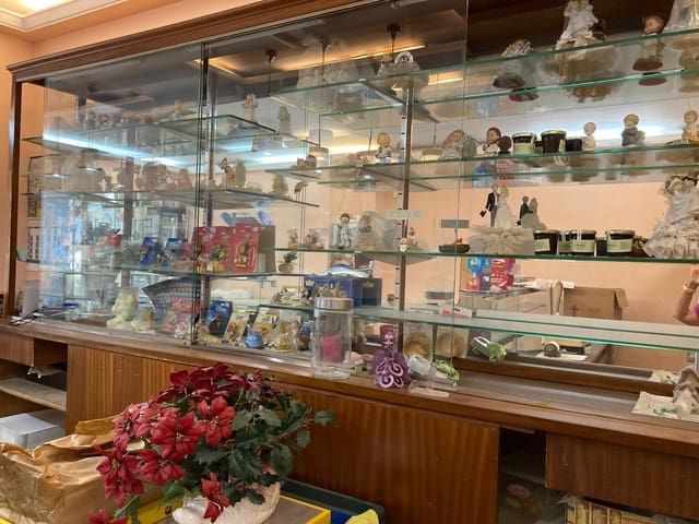 Commercial for sale in Dénia - € 385,000 (Ref: 8849522)