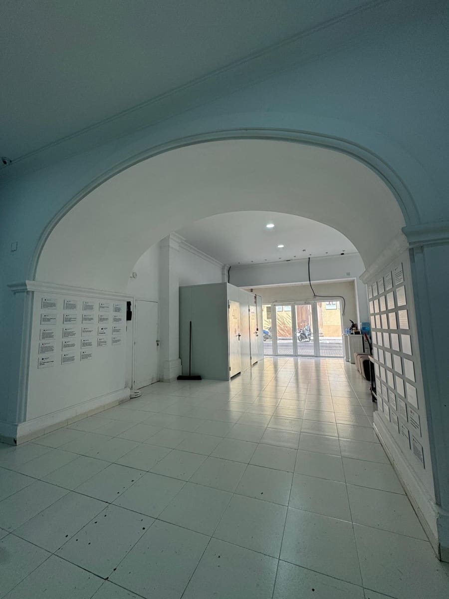 Commercieel te koop in Denia - € 350.000 (Ref: 9012375)