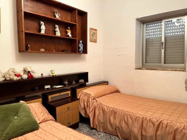 4 bedroom Finca/Country House for sale in Pedreguer - € 150,000 (Ref: 9062614)