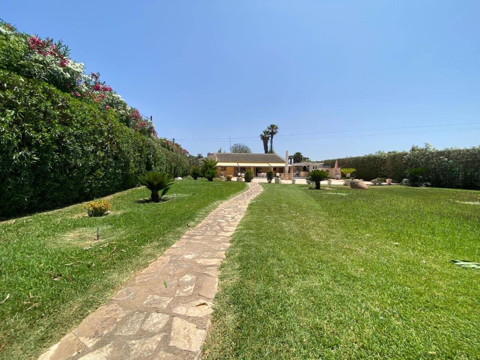 5 bedroom Villa for sale in Denia with pool garage - € 765,000 (Ref: 9074980)