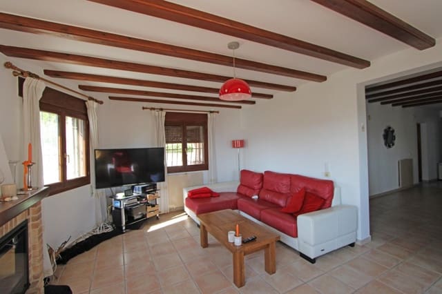 3 bedroom Villa for sale in Orba with pool - € 560,000 (Ref: 9091840)