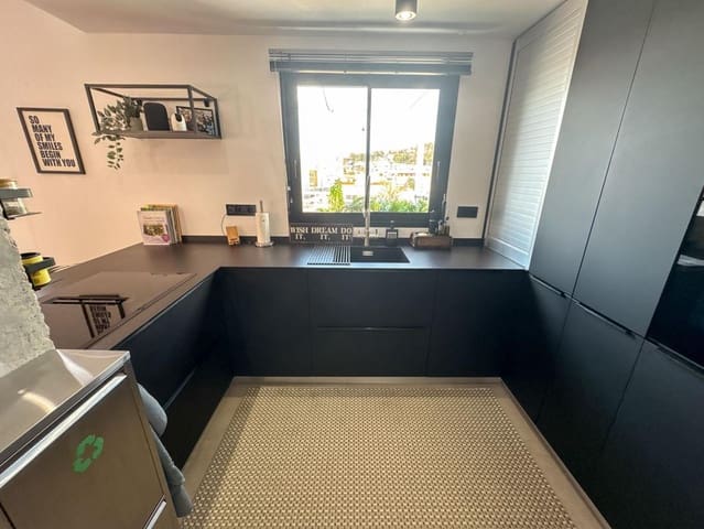 2 bedroom Penthouse for sale in Centro Urbano, Dénia - € 478,000 (Ref: 9145455)