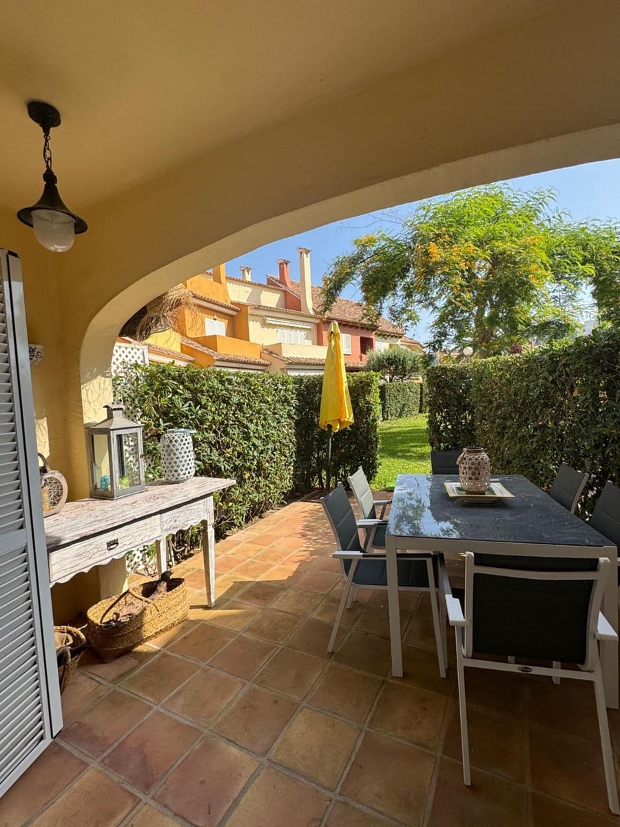 4 soveværelse Bungalow til salg i Denia med swimmingpool - € 465.000 (Ref: 9149597)