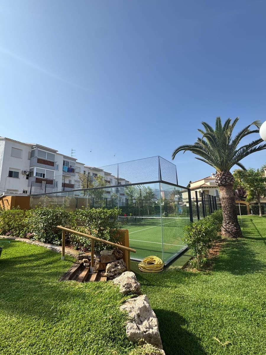 4 soveværelse Bungalow til salg i Denia med swimmingpool - € 465.000 (Ref: 9149597)