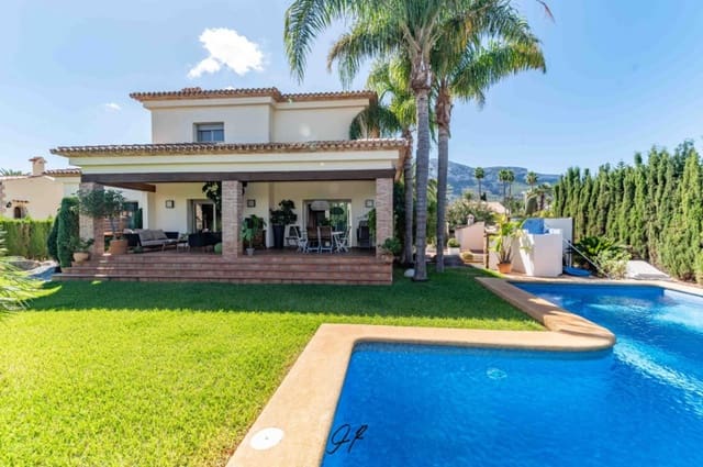 6 bedroom Villa for sale in Dénia with pool - € 1,400,000 (Ref: 9200726)