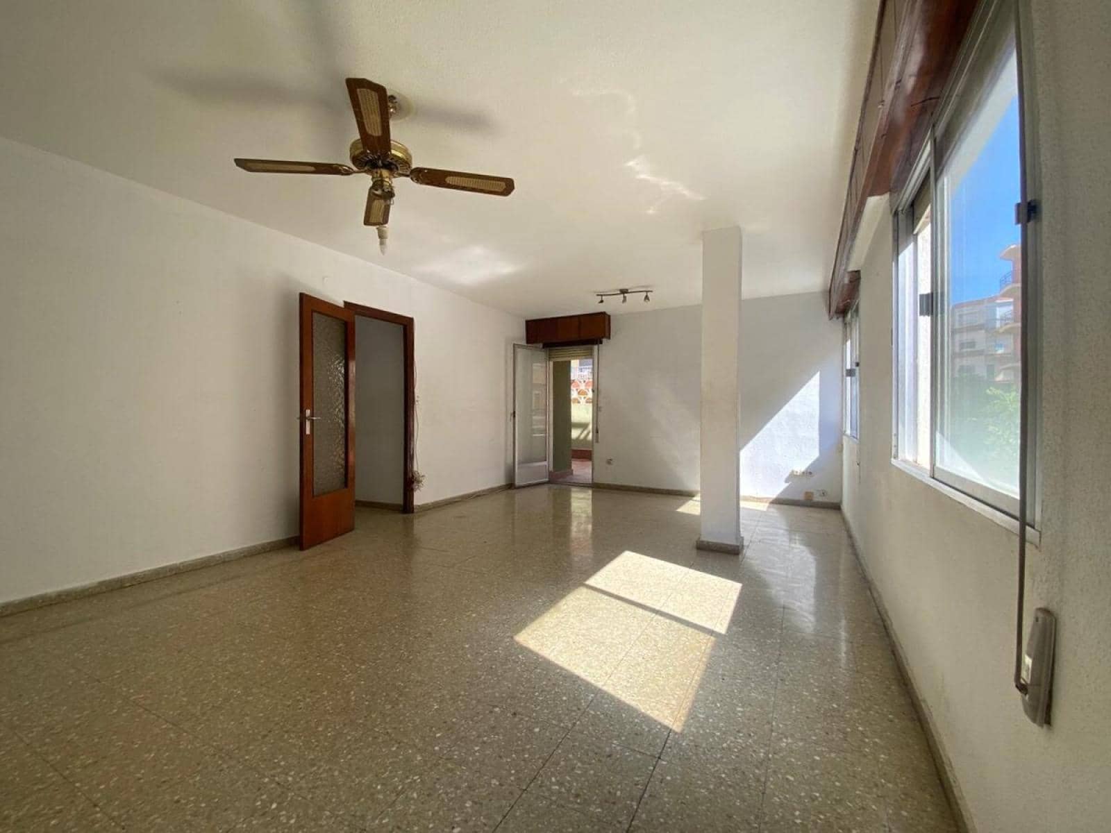 4 quarto Apartamento para venda em Denia - 265 000 € (Ref: 9285153)