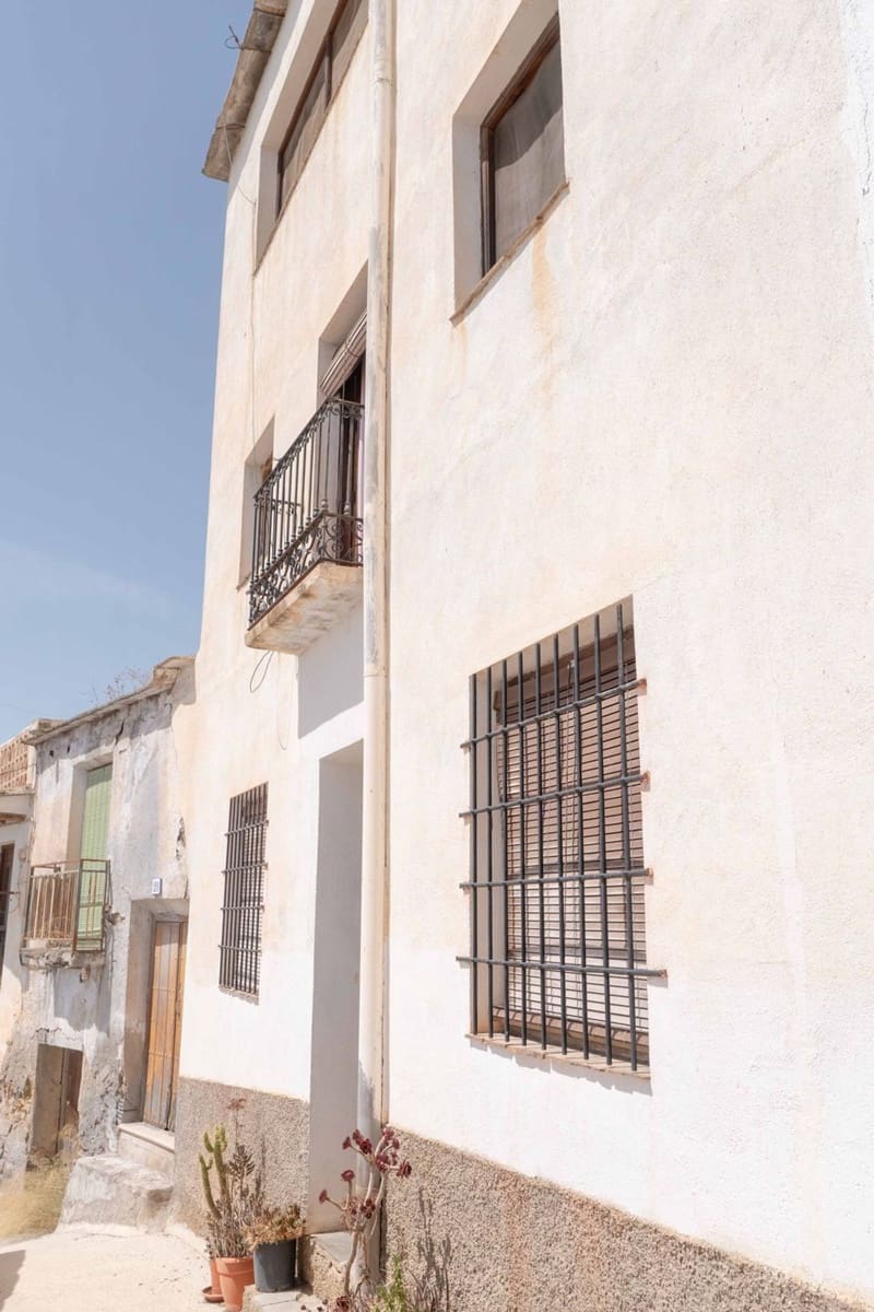 Bedrift til salgs i Granada by med garasje - € 150 000 (Ref: 10074680)