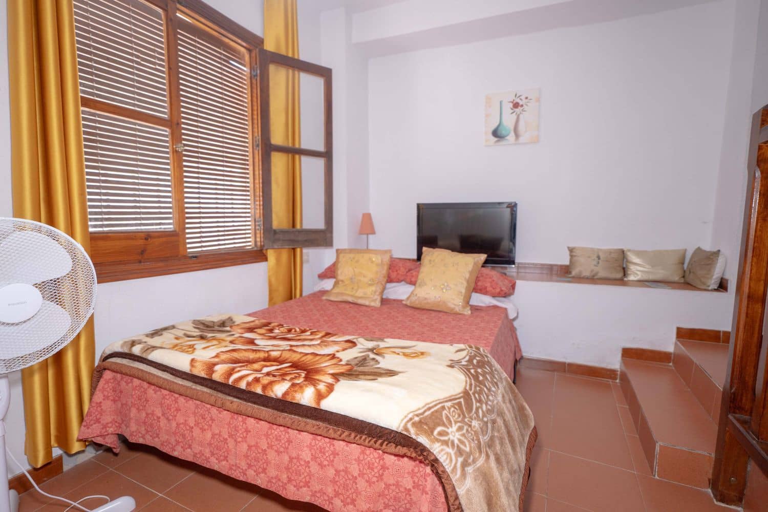 Bedrift til salgs i Granada by med garasje - € 150 000 (Ref: 10074680)